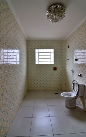 Casa para alugar com 260m², 5 quartos e 2 vagasBanheiro Social
