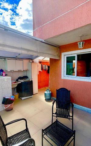 Casa à venda com 160m², 3 quartos e 4 vagasÁrea de Serviço