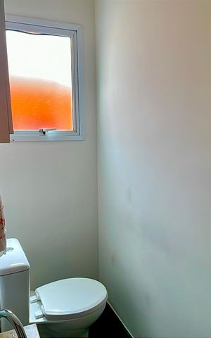 Casa à venda com 160m², 3 quartos e 4 vagasBanheiro 1