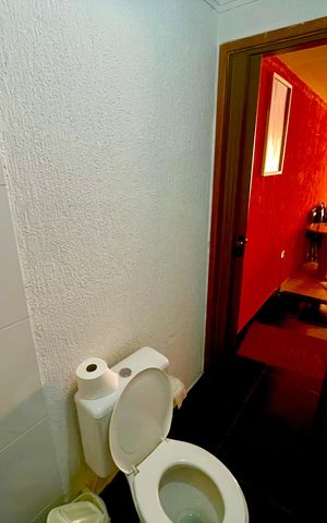 Casa à venda com 160m², 3 quartos e 4 vagasBanheiro 3