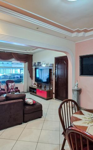 Casa à venda com 195m², 3 quartos e 1 vaga Casa à venda com 195m², 3 quartos e 1 vagaSala