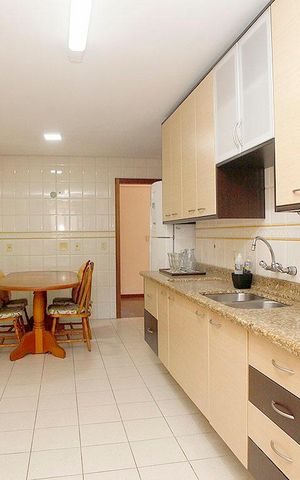 Apartamento para alugar com 170m², 3 quartos e 2 vagasCozinha