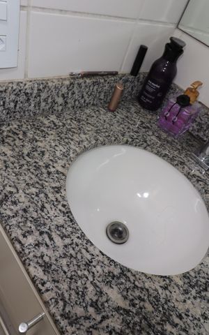 Apartamento à venda com 64m², 3 quartos e 1 vagaBanheiro da Suíte - Pia