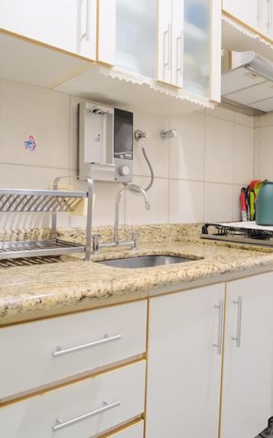 Apartamento à venda com 65m², 3 quartos e 2 vagasCozinha