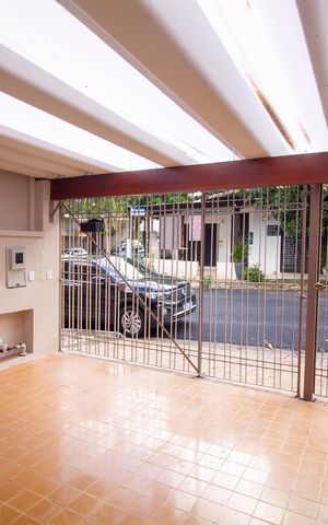 Casa para alugar com 116m², 2 quartos e 2 vagas Casa para alugar com 116m², 2 quartos e 2 vagasGaragem