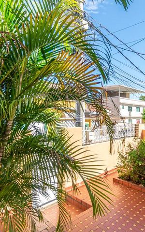Casa à venda com 170m², 3 quartos e 4 vagas Casa à venda com 170m², 3 quartos e 4 vagasVista da Varanda da Sala