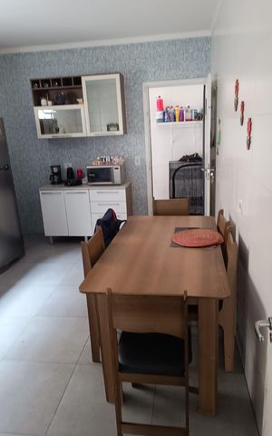Casa à venda com 142m², 3 quartos e 2 vagas Casa à venda com 142m², 3 quartos e 2 vagasCozinha