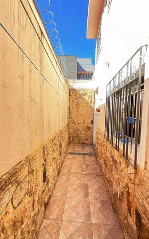 Casa à venda com 142m², 3 quartos e 2 vagas