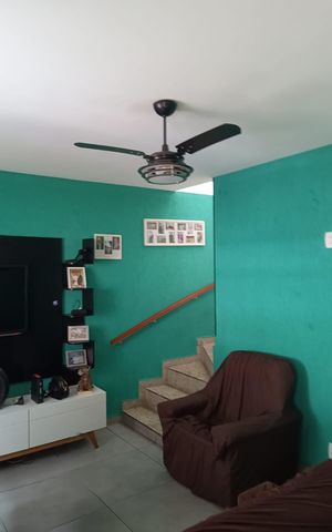 Casa à venda com 142m², 3 quartos e 2 vagas Casa à venda com 142m², 3 quartos e 2 vagasSala