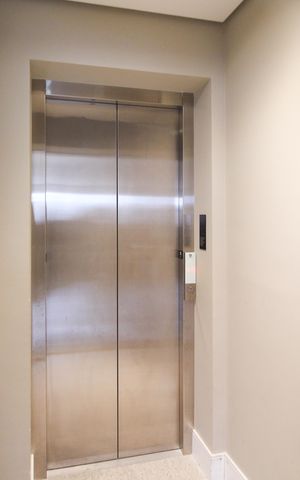 Apartamento à venda com 117m², 3 quartos e 2 vagas Apartamento à venda com 117m², 3 quartos e 2 vagasHall do apartamento