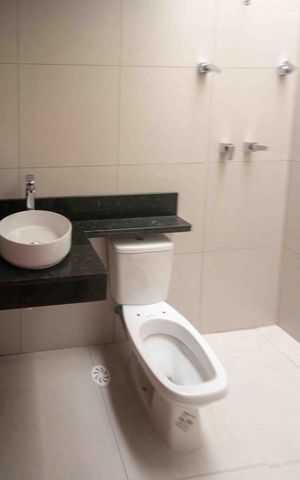 Casa à venda com 127m², 4 quartos e 2 vagas Casa à venda com 127m², 4 quartos e 2 vagasBanheiro da Suíte 2