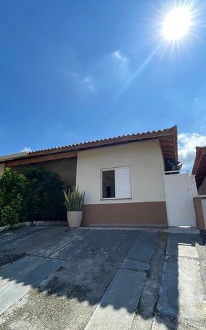 Casa de condomínio para alugar com 128m², 2 quartos e 2 vagas Casa de condomínio para alugar com 128m², 2 quartos e 2 vagasFachada