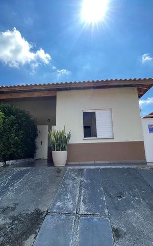 Casa de condomínio para alugar com 128m², 2 quartos e 2 vagas Casa de condomínio para alugar com 128m², 2 quartos e 2 vagasFachada