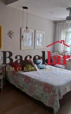 Casa à venda com 156m², 2 quartos e 1 vaga