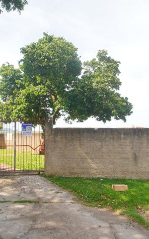 Casa à venda com 80m², 2 quartos e 2 vagasFachada