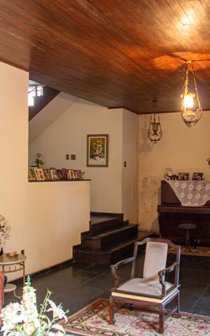 Casa para alugar com 382m², 8 quartos e 5 vagas