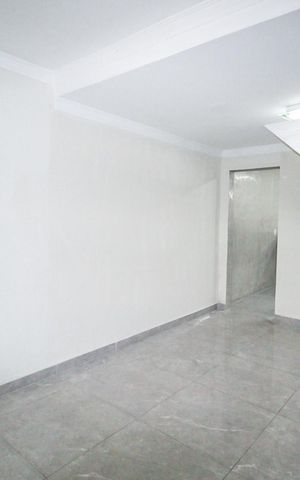 Casa à venda com 120m², 2 quartos e 2 vagasSala