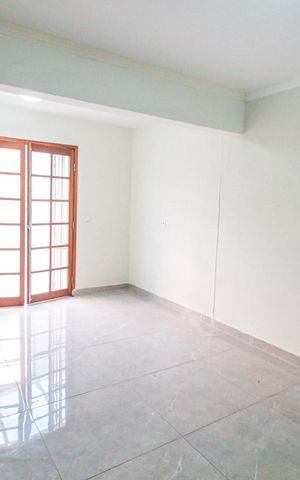 Casa à venda com 120m², 2 quartos e 2 vagasSuíte
