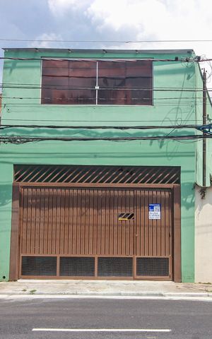 Casa à venda com 120m², 2 quartos e 2 vagasFachada/placa