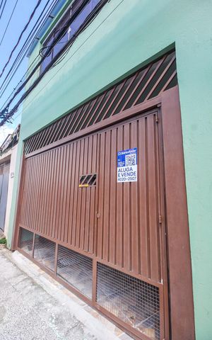 Casa à venda com 120m², 2 quartos e 2 vagasFachada/placa