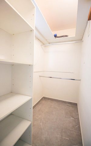 Casa à venda com 120m², 2 quartos e 2 vagasCloset do quarto