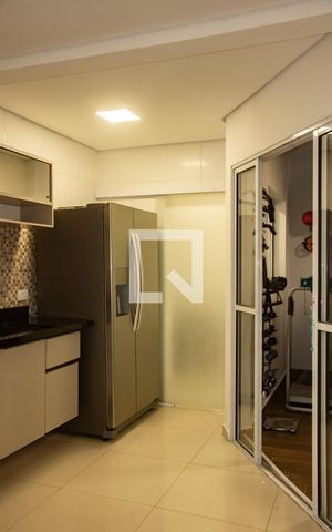 Casa à venda com 360m², 4 quartos e 2 vagas Casa à venda com 360m², 4 quartos e 2 vagasCasa 2