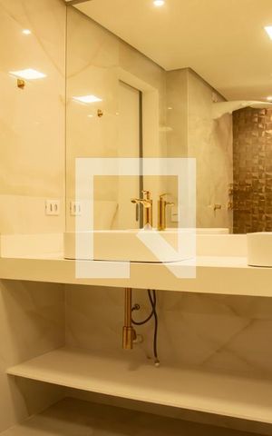 Casa à venda com 360m², 4 quartos e 2 vagas Casa à venda com 360m², 4 quartos e 2 vagasCasa 2
