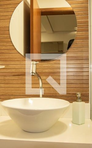 Casa à venda com 360m², 4 quartos e 2 vagas Casa à venda com 360m², 4 quartos e 2 vagasCasa 2