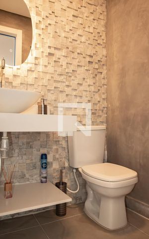 Casa à venda com 360m², 4 quartos e 2 vagas Casa à venda com 360m², 4 quartos e 2 vagasÁrea externa