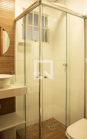 Casa à venda com 360m², 4 quartos e 2 vagas Casa à venda com 360m², 4 quartos e 2 vagasCasa 2