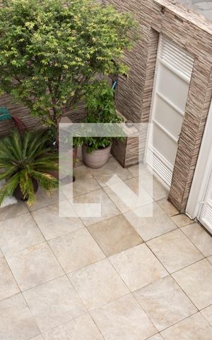 Casa à venda com 360m², 4 quartos e 2 vagas Casa à venda com 360m², 4 quartos e 2 vagasCasa 2