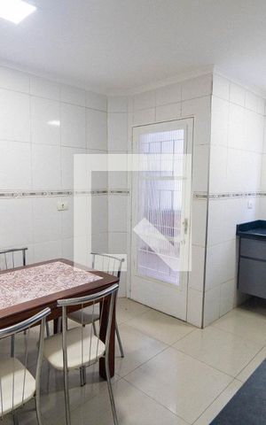 Casa à venda com 360m², 4 quartos e 2 vagas Casa à venda com 360m², 4 quartos e 2 vagasCasa 1