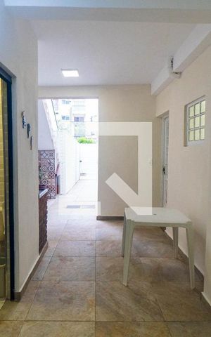 Casa à venda com 360m², 4 quartos e 2 vagas Casa à venda com 360m², 4 quartos e 2 vagasCasa 1