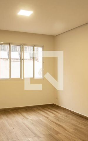 Casa à venda com 360m², 4 quartos e 2 vagas Casa à venda com 360m², 4 quartos e 2 vagasCasa 2