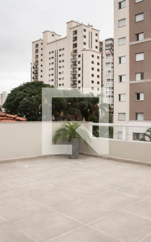 Casa à venda com 360m², 4 quartos e 2 vagas Casa à venda com 360m², 4 quartos e 2 vagasÁrea externa