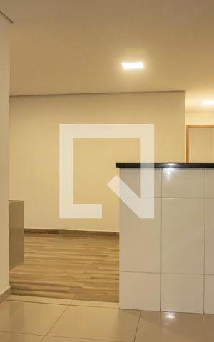 Casa à venda com 360m², 4 quartos e 2 vagas Casa à venda com 360m², 4 quartos e 2 vagasCasa 2