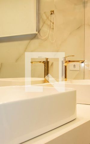 Casa à venda com 360m², 4 quartos e 2 vagas Casa à venda com 360m², 4 quartos e 2 vagasCasa 2