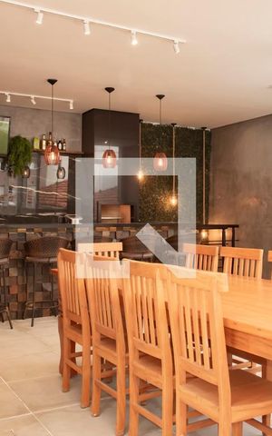 Casa à venda com 360m², 4 quartos e 2 vagas Casa à venda com 360m², 4 quartos e 2 vagasÁrea externa