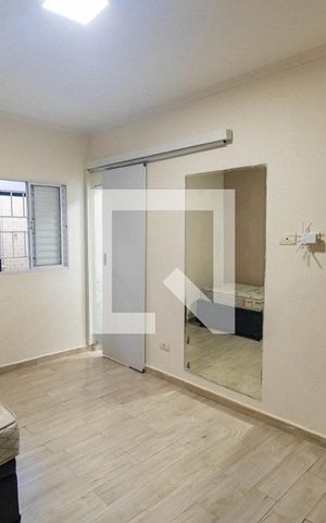 Casa à venda com 360m², 4 quartos e 2 vagas Casa à venda com 360m², 4 quartos e 2 vagasCasa 1