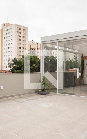 Casa à venda com 360m², 4 quartos e 2 vagas Casa à venda com 360m², 4 quartos e 2 vagasÁrea externa