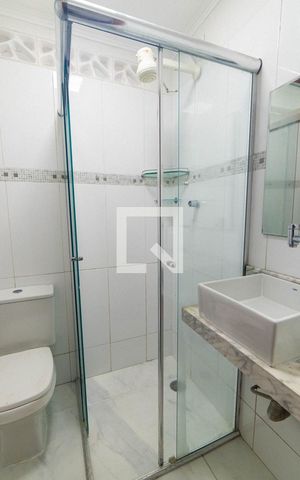 Casa à venda com 360m², 4 quartos e 2 vagas Casa à venda com 360m², 4 quartos e 2 vagasCasa 1