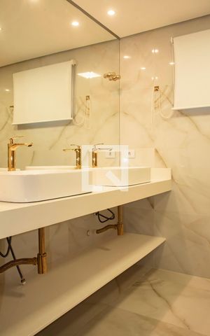 Casa à venda com 360m², 4 quartos e 2 vagas Casa à venda com 360m², 4 quartos e 2 vagasCasa 2