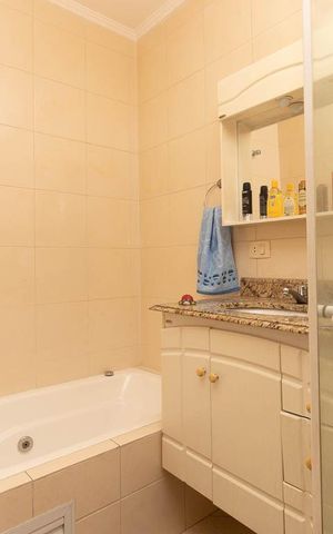 Casa à venda com 185m², 3 quartos e 3 vagas Casa à venda com 185m², 3 quartos e 3 vagasBanheiro da Suíte