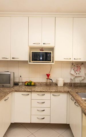 Casa à venda com 185m², 3 quartos e 3 vagas Casa à venda com 185m², 3 quartos e 3 vagasCozinha