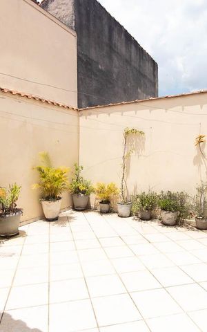 Casa à venda com 185m², 3 quartos e 3 vagas Casa à venda com 185m², 3 quartos e 3 vagasQuintal