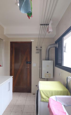 Apartamento à venda com 128m², 3 quartos e 2 vagasÁrea de Serviço