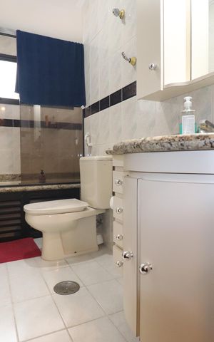 Apartamento à venda com 128m², 3 quartos e 2 vagasBanheiro Quarto 1 suíte