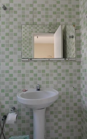 Casa de condomínio para alugar com 600m², 6 quartos e 4 vagasBanheiro de Serviço