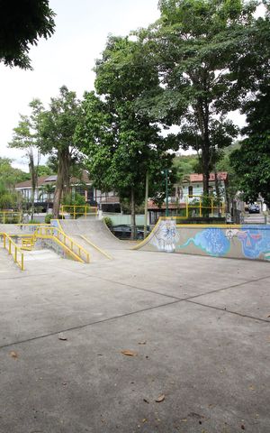 Casa de condomínio para alugar com 600m², 6 quartos e 4 vagasPista de Skate