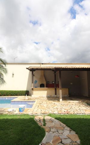 Casa de condomínio para alugar com 600m², 6 quartos e 4 vagasÁrea Externa